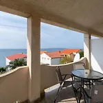 By The Sea Mandre, Pag - 3084 Apartment Kolan