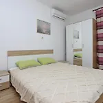 By The Sea Mandre, Pag - 3084 Apartment *