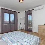 By The Sea Mandre, Pag - 3084 Apartment Kolan
