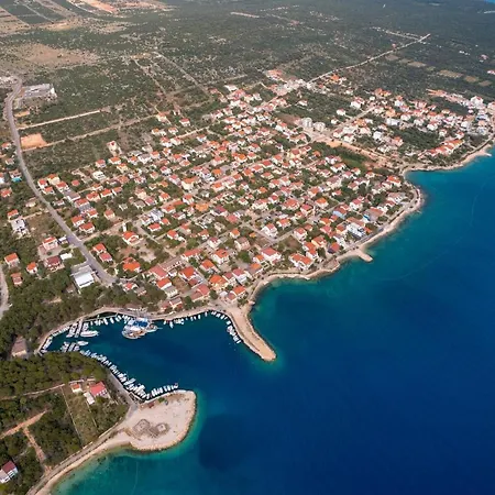 By The Sea Mandre, Pag - 3084 Apartment Kolan