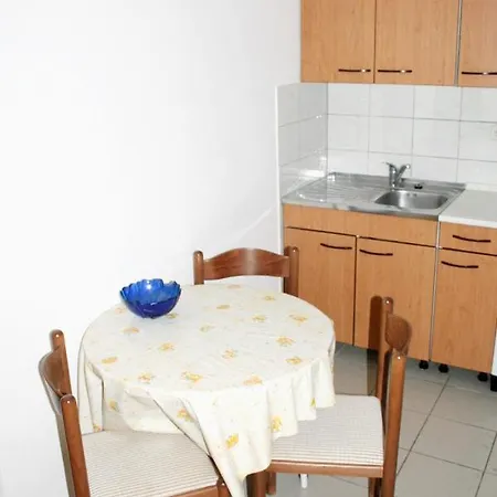 Apartment By The Sea Mandre, Pag - 3084 Kolan