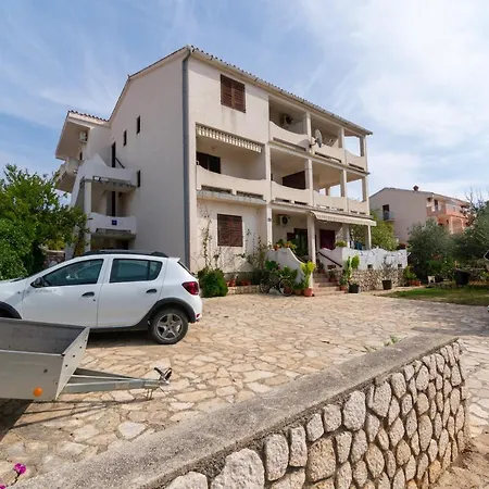By The Sea Mandre, Pag - 3084 Kolan