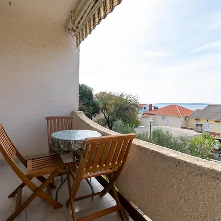Apartment By The Sea Mandre, Pag - 3084 *