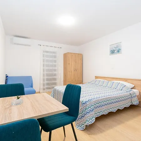 Apartamento By The Sea Mandre, Pag - 3084 Kolan