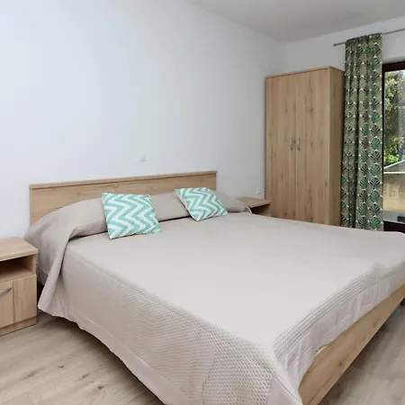 By The Sea Mandre, Pag - 3084 Apartment Kolan