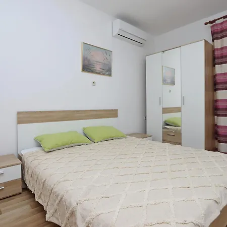 By The Sea Mandre, Pag - 3084 Apartment *