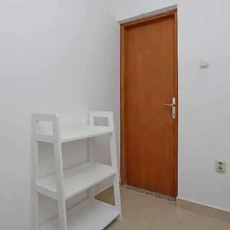 By The Sea Mandre, Pag - 3084 Apartment Kolan