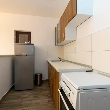 Apartment By The Sea Mandre, Pag - 3084 *