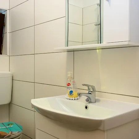 Apartment By The Sea Mandre, Pag - 3084 *
