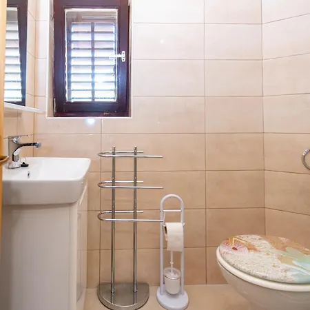 By The Sea Mandre, Pag - 3084 Apartment Kolan